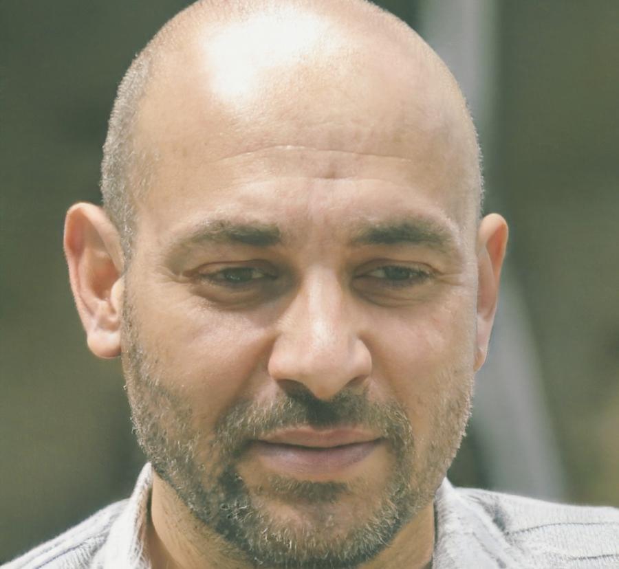 Portrait de Maxence Dubois, expert en stratégies financières